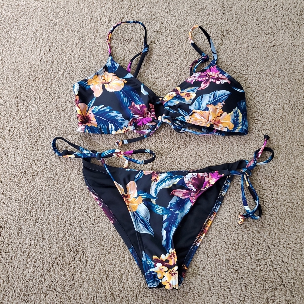 Flower bikini